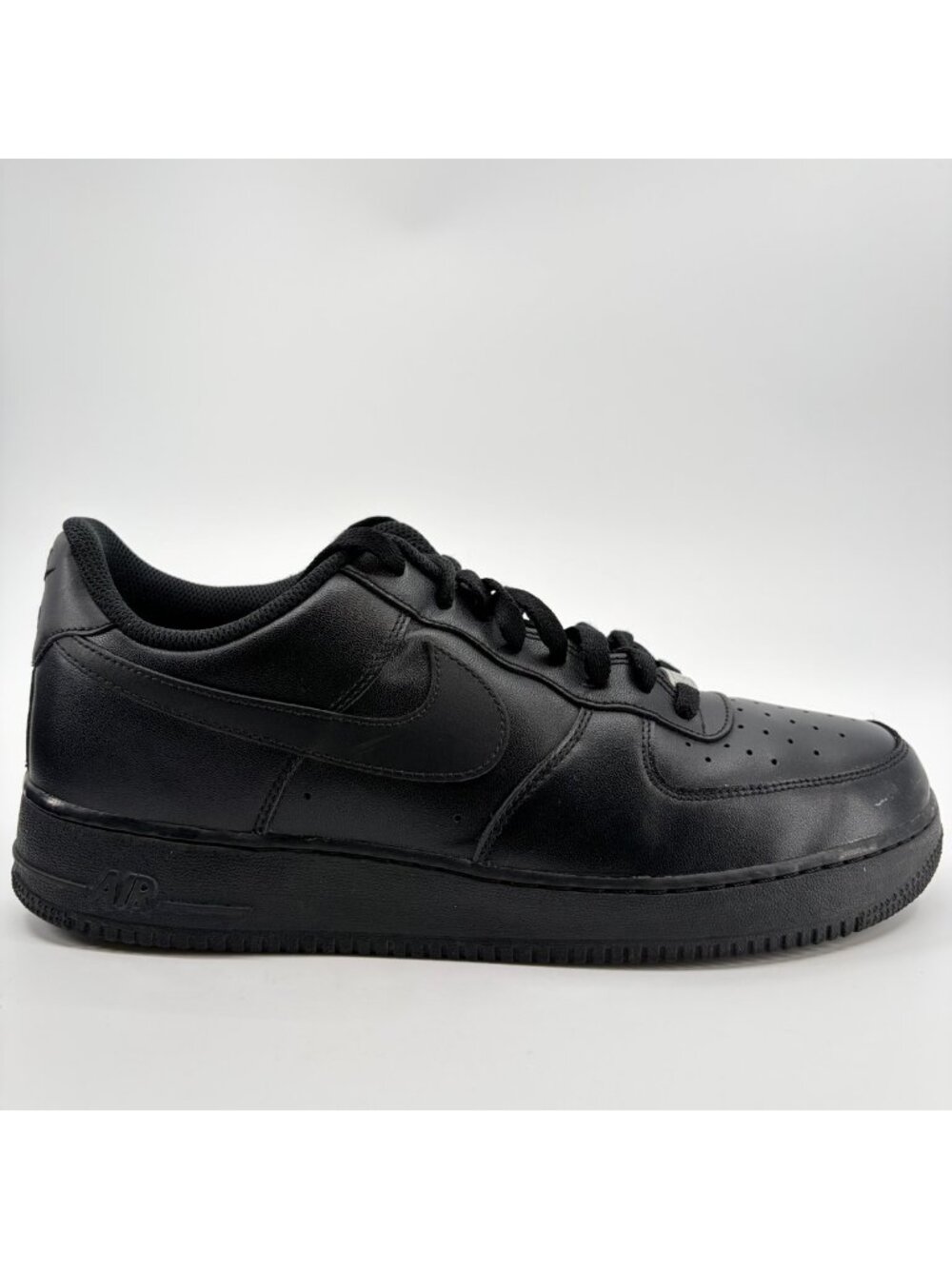 Nike Air Force 1 Low '07 Mens Size 13 Black Athletic Lifestyle Shoes Sneakers